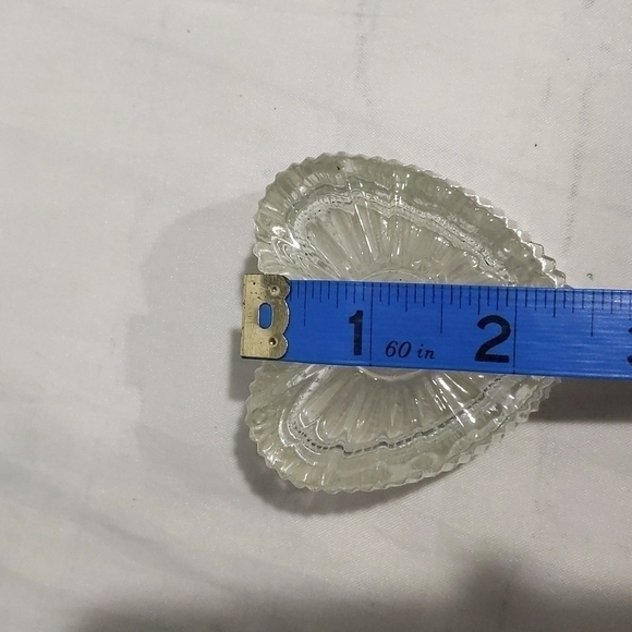 VINTAGE Crystal Glass Heart Lidded Trinket Dish Box Jewelry Box - Picture 6 of 8